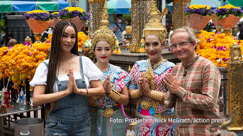 Ab dem 4. Juli kehrt „Local Hero“ auf einem neuen Sendeplatz ins Programm von ProSieben zurück. Drei Folgen des „Traveltainment“-Formats feiern ihre Premiere in der Dienstags-Primetime. Los geht’s mit Verona Pooth und Wigald Boning, die sich in Thailand landestypischen Herausforderungen stellen. (Foto: ProSieben/Nick McGrath/action press)
