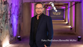 Auf ProSieben geht ab 1. April „The Masked Singer“ in die achte Runde. Zum bewährten Rateteam gehören auch in der neuen Staffel wieder Ruth Moschner und Rea Garvey. Matthias Opdenhövel ist erneut als Moderator mit von der Partie. (Foto: ProSieben/Benedikt Müller)
