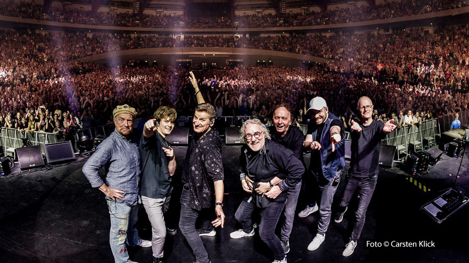 Weit im Vorfeld ist das große „PUR and Friends auf Schalke“-Konzert anlässlich des 30. Jubiläums des Erfolgsalbums „Abenteuerland“ restlos ausverkauft. Auch für die Sommer-Show der Band um Sänger Hartmut Engler in Bruchsal sind laut Veranstalter keine Tickets mehr erhältlich. (Foto: Carsten Klick)