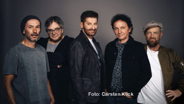 Die Band PUR setzt am 24. September ihre Konzertreihe „PUR and Friends“ in der Fußballarena auf Schalke fort. Mittlerweile sind alle 68.000 Tickets für das Event ausverkauft. Als Gaststars treten u.a. Peter Maffay, Max Giesinger und Hooters-Sänger Eric Bazilian auf. (Foto: Carsten Klick)