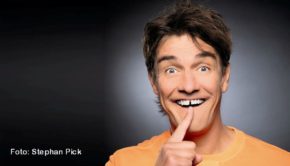 Matze Knops Tour-Terminkalender ist prall gefüllt. Ab dem 2. September geht der Entertainer mit seinem neuen Programm „Mut zur Lücke“ auf Tournee. Rund 70 Auftritte in ganz Deutschland stehen auf dem Plan. (Fotos: Stephan Pick)