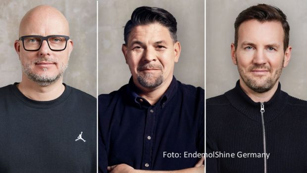 TV-Koch Tim Mälzer und EndemolShine Germany haben das Joint Venture Potatohead Pictures ins Leben gerufen. Sven Steffensmeier und Fabian Tobias von EndemolShine übernehmen die Geschäftsführung der neuen Firma, die auch Formate über das Thema „Food“ hinaus entwickeln soll. (Foto: EndemolShine Germany)