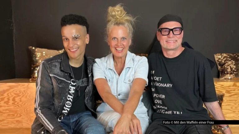 HP_Prince Damien, Barbara Schöneberger, Ralf Schaedler_Foto Mit den Waffeln einer Frau