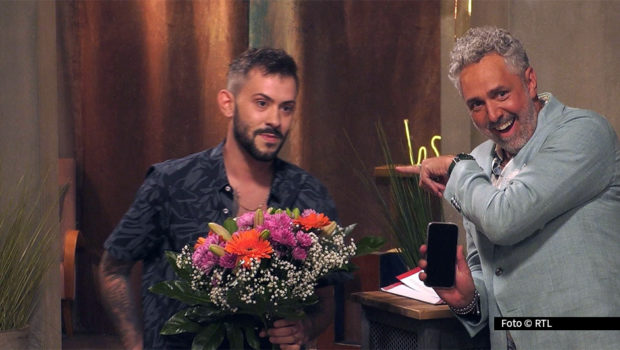Spitzengastronom Roland Trettl lädt bei „Promi First Dates“ erneut Promis und Nicht-Promis zu einem aufregenden Blind Date ein. Unter anderem stellt sich Sänger Daniele Negroni der Liebes-Challenge – doch kann er mit seinem Charme überzeugen oder bleibt es beim netten Dinner? (Foto: RTL)