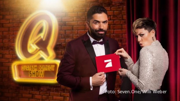 Das Gastgeber-Duo Khalid Bounouar und Tahnee bestreitet am 10. August die Primetime bei ProSieben. Unter dem Motto „Best of“ gibt’s einen fast dreistündigen Zusammenschnitt von Highlights aus der ersten Staffel der 2024 neu gestarteten „Quatsch Comedy Show“. (Foto: Seven.One/Willi Winkler)