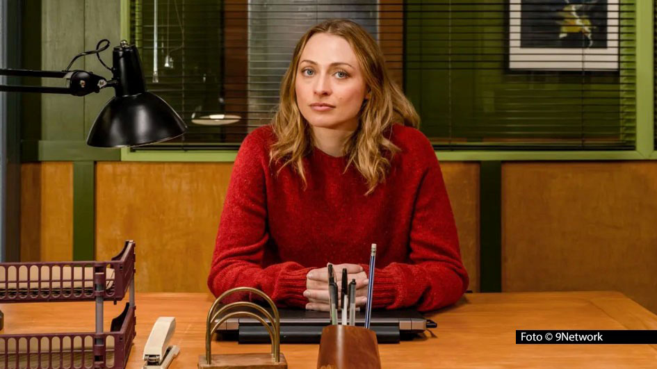 Schauspielerin Chelsie Preston Crayford geht als neuseeländische Ermittlerin Detective Sergeant Anais Mallory auf Verbrecherjagd. Die vierteilige Krimiserie „Queenstown Murders – Zum Sterben schön“, die mit deutscher Beteiligung produziert wurde, startet am 26. April im ZDF-Streamingportal. (Foto: © 9Network)