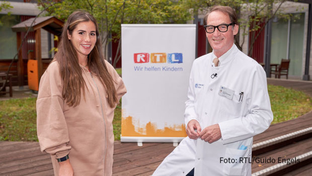 Entertainerin Sarah Engels unterstützt den diesjährigen „RTL Spendenmarathon“ als Projektpatin. Dabei geht’s um die Unterstützung herzkranker Kinder. Das Thema ist der Sängerin ein besonderes Anliegen, da ihr Sohn Alessio mit einem Herzfehler geboren wurde. (Foto: RTL/Guido Engels)