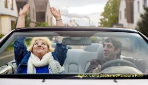 Nach zwei Silbernen Bären wurde Andreas Dresens Tragikomödie „Rabiye Kurnaz gegen George W. Bush“ nun noch mit dem Gilde Filmpreis für den besten Film ausgezeichnet. Die Jury lobte vor allem die starke Präsenz von Hauptdarstellerin Meltem Kaptan. (Foto: Luna Zscharnt/Pandora Film)