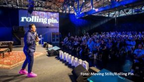 Der Berliner Spitzenkoch Tim Raue gehörte am 25. September zu den ersten Rednern bei der Rolling Pin Convention Germany in Berlin. Bei der abendlichen Preisverleihung konnte er sich einmal mehr über eine Spitzenplatzierung in der Rangliste der „100 Best Chefs Germany“ freuen. (Foto: Moving Stills/Rolling Pin)