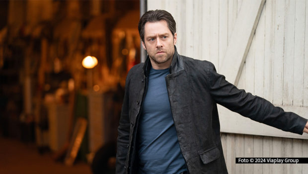Die britische Krimiserie „Ian Rankin’s Rebus“ mit Richard Rankin in der Hauptrolle erzählt die Geschichte des eigenwilligen Ermittlers John Rebus in Edinburgh. Ab sofort ist die Neuinterpretation der Romanreihe exklusiv bei MagentaTV+ verfügbar. (Foto: 2024 Viaplay Group)