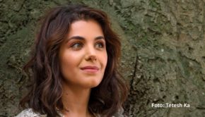 Zum 18. Mal findet in Hamburg das Reeperbahn Festival mit seiner Mischung aus Live-Musikprogramm und Fachkongress statt. Beteiligt ist diesmal u.a. die britisch-georgische Sängerin Katie Melua, die als Jurorin für den Anchor Award und Panel-Referentin teilnimmt. (Foto: Tetesh Ka)