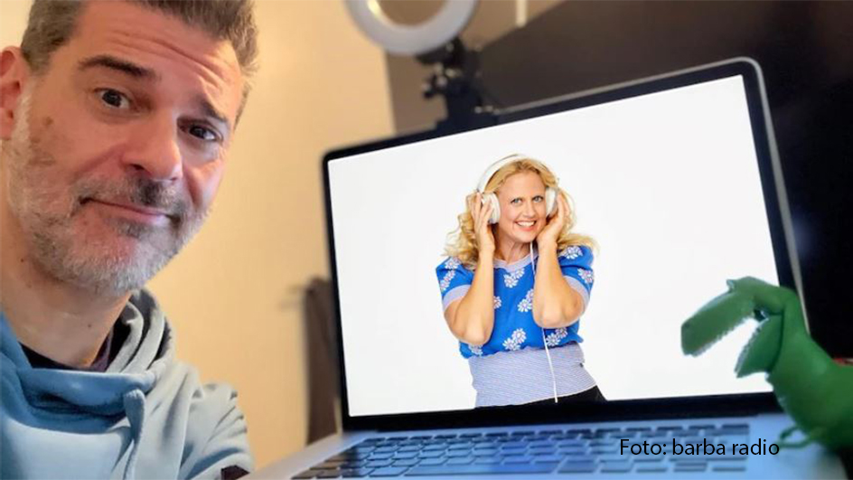 In der aktuellen Ausgabe des Podcasts „Mit den Waffeln einer Frau“ ist Komiker und Schauspieler Rick Kavanian zu Gast bei Barbara Schöneberger. Die beiden reden u.a. über die TV-Show „Schlag den Star“ und den neuen Kinofilm „Hui Buh 2“. (Foto: barba radio)
