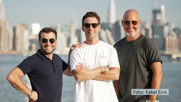 Nach dem gelungenen Debüt begeben sich die Spitzenköche Ali Güngörmüs, Alexander Kumptner und Frank Rosin ab dem 1. Februar 2024 bei Kabel Eins zum zweiten Mal auf einen „Roadtrip Amerika“. In der neuen Staffel sind u.a. New York, North Carolina und Louisiana die Reiseziele. (Foto: Kabel Eins)
