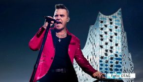 Im Rahmen der Reihe „Telekom Street Gigs“ tritt Robbie Williams am heutigen 15. November in der Hamburger Elbphilharmonie auf. Das Konzert-Event, bei dem eine spezielle Neufassung des Hits „Angels“ ihre Weltpremiere feiert, wird live bei MagentaTV und MagentaMusik übertragen. (Foto: DTAG)