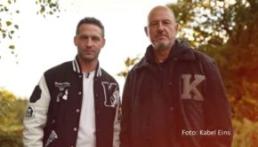 Eigentlich sind die Spitzenköche Alexander Kumptner und Frank Rosin befreundet. Für das Kabel Eins-Format „Rosin vs. Kumptner – Das Duell“ werden sie am 25. Januar jedoch zu Kontrahenten. Es geht darum, das beste Konzept für die Wiederbelebung eines Restaurants in Gifhorn zu finden. (Foto: Kabel Eins)