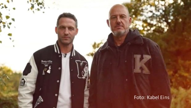 Eigentlich sind die Spitzenköche Alexander Kumptner und Frank Rosin befreundet. Für das Kabel Eins-Format „Rosin vs. Kumptner – Das Duell“ werden sie am 25. Januar jedoch zu Kontrahenten. Es geht darum, das beste Konzept für die Wiederbelebung eines Restaurants in Gifhorn zu finden. (Foto: Kabel Eins)