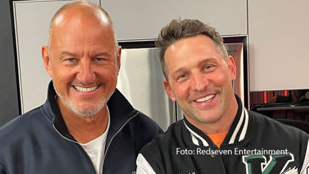 Kabel Eins plant eine neue Sendung mit den beiden Spitzenköchen Alexander Kumptner und Frank Rosin. Gemeinsam wollen sie etwas gegen das Gastronomie-Sterben in Deutschland unternehmen. Die Bewerbungsphase für interessierte Pächterinnen und Pächter sowie Gastronominnen und Gastronomen läuft bereits. (Foto: Redseven Entertainment)