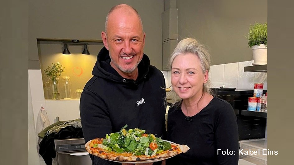 Mit ihrem Lokal „Die Pizzabäckerin“ in Hamburg scheint sich Nicole Harms zu viel vorgenommen zu haben. Spitzenkoch Frank Rosin versucht, sie in der neuen Folge von „Rosins Restaurants“ am heutigen 9. Juni in die richtige Spur zu bringen. (Foto: Kabel Eins)