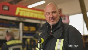 Ab 21. November strahlt Kabel Eins neue Folgen des Dauerbrenners „Rosins Restaurants“ aus. Sternekoch Frank Rosin ist wieder als Gastronomie-Coach unterwegs und absolviert seinen ersten Einsatz in Drakenburg an der Weser. Dort steckt das griechische Lokal „Ephesus“ in der Krise. (Foto: Joyn)