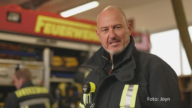 Ab 21. November strahlt Kabel Eins neue Folgen des Dauerbrenners „Rosins Restaurants“ aus. Sternekoch Frank Rosin ist wieder als Gastronomie-Coach unterwegs und absolviert seinen ersten Einsatz in Drakenburg an der Weser. Dort steckt das griechische Lokal „Ephesus“ in der Krise. (Foto: Joyn)