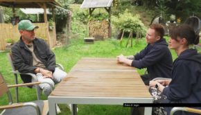 Mit mehr als einer Million Euro Schulden steht Gastronom Alexander vor gewaltigen Herausforderungen auf dem Weg zu seinem eigenen Gutshaus. Unterstützung erhofft er sich nun von Sternekoch Frank Rosin. Ob das Projekt gelingt, zeigt Kabel Eins am 25. September in einer neuen Folge von „Rosins Restaurants“. Foto © Joyn