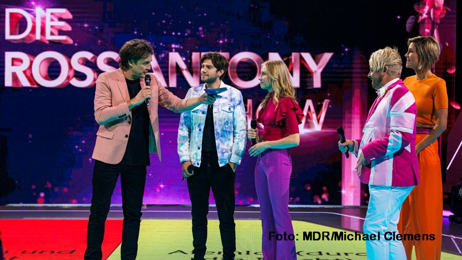 In seiner Samstagabend-Show im MDR und SWR Fernsehen erhält Entertainer Ross Antony am 24. September wieder Unterstützung von Sidekick und Spielleiter Matze Knop. Musikalische Gäste sind u.a. Anna-Maria Zimmermann, Beatrice Egli, Eloy de Jong, Oli.P und Fantasy. (MDR/Michael Clemens)
