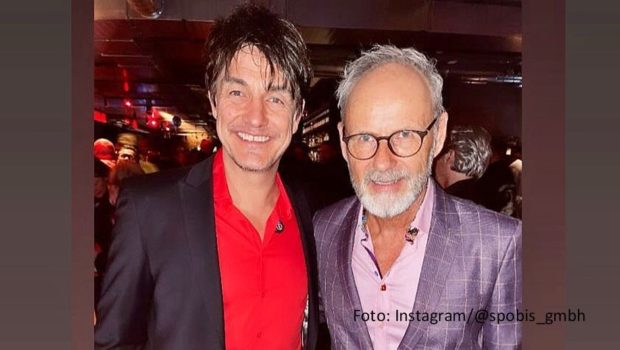 Der sportbegeisterte Comedian und Moderator Matze Knop durfte am 30. Januar beim „Charity Opening“ zum Sportbusiness-Kongress SPOBIS Conference den Instagram-Kanal des Ausrichters übernehmen. U.a. führte er dabei auch ein Gespräch mit TV-Journalist Reinhold Beckmann, für dessen Verein „NestWerk“ Spenden gesammelt wurden. (Foto: Instagram/@spobis_gmbh)