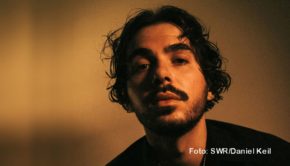 Die 27. Ausgabe des SWR3 New Pop Festival findet vom 15. bis 17. September in Baden-Baden statt. Zum Auftakt tritt die deutsche Electro-Pop-Band ClockClock um Sänger Bojan Kalajdzic auf. Weitere Konzerte mit aufstrebenden Acts wie Sam Ryder, Leony, Malik Harris und Joy Crookes folgen. (Foto: SWR/Daniel Keil)