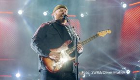Alle zehn Einzelkonzerte des SWR3 New Pop Festivals 2024, darunter auch die „Homecoming“-Show von Singer-Songwriter Tom Walker, waren ausverkauft. Der Preis für den besten Newcomer-Act ging in diesem Jahr an die Londoner Band The Last Dinner Party. (Foto: SWR/Oliver Matlok)