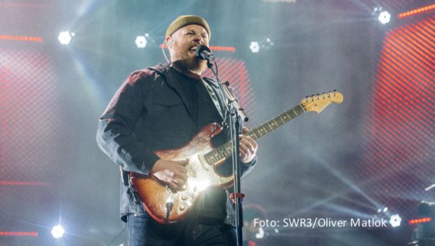 Alle zehn Einzelkonzerte des SWR3 New Pop Festivals 2024, darunter auch die „Homecoming“-Show von Singer-Songwriter Tom Walker, waren ausverkauft. Der Preis für den besten Newcomer-Act ging in diesem Jahr an die Londoner Band The Last Dinner Party. (Foto: SWR/Oliver Matlok)