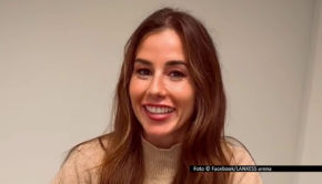 Erstmals findet 2025 in der Kölner Lanxess Arena ein Weihnachtsliedersingen speziell für Kinder statt. „Loss mer Weihnachtsleeder singe för Pänz“ lautet das Motto unter dem u.a. auch Entertainerin Sarah Engels auftritt. Ebenfalls beteiligt sind Liedermacher Björn Heuser und TV-Moderator Tom Lehel. Foto © Facebook/LANXESS arena