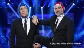 Ein Vierteljahrhundert nach dem Start der „Bullyparade“ werden die einstigen Partner zu Kontrahenten. Die Comedy-Größen Michael „Bully“ Herbig und Rick Kavanian messen sich am 17. September in der ProSieben-Spielshow „Schlag den Star“. (Foto: ProSieben/Willi Weber)