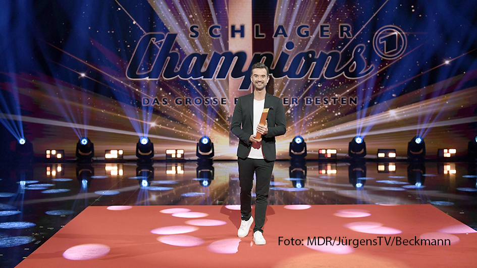 Nach Corona-bedingter Pause kehrt am 13. Januar Florian Silbereisen mit „Schlagerchampions – Das große Fest der Besten“ zurück in die Primetime der ARD. Beim Schlager-Gipfeltreffen geben sich u.a. Helene Fischer, Howard Carpendale, Andrea Berg sowie Sarah Engels im Duett mit Joel Brandenstein die Ehre. (Foto: MDR/JürgensTV/Beckmann)