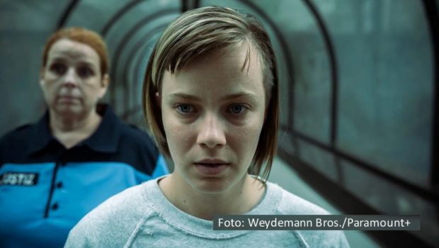 Die diesjährige Ausgabe des Serienfestivals Series Mania findet ab dem 17. März in Lille statt. Neben der Paramount+-Serie „A Thin Line“ mit Saskia Rosendahl, die für die Wettbewerbs-Sektion „International Panorama“ nominiert ist, werden weitere deutsche Produktionen in Showcases und Spezial-Screenings präsentiert. (Foto: Weydemann Bros./Paramount+)