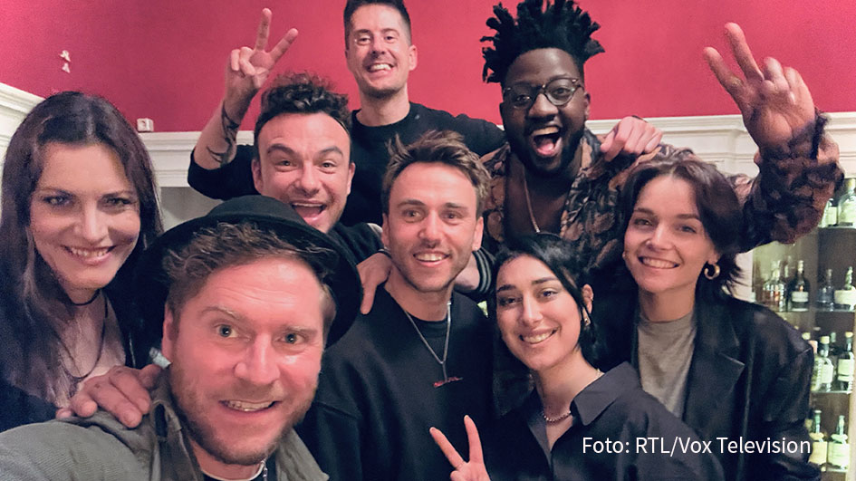 Im nächsten Frühjahr zeigt Vox die 9. Staffel der mit dem Deutschen Fernsehpreis ausgezeichneten Musikshow „Sing meinen Song“. Mit dabei sind neben Gastgeber Johannes Oerding u.a. Clueso, Elif, Nightwish-Sängerin Floor Jansen und Kelvin Jones. (Foto: RTL/Vox Television)