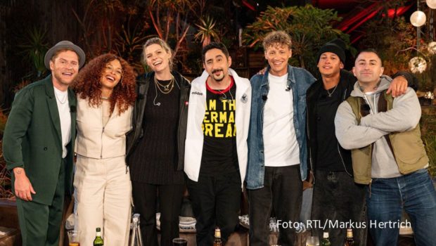 In der Vox-Show „Sing meinen Song“ widmet sich die musikalische Runde am 4. Juni den Songs von Soulsängerin Joy Denalane. Neben der Stammbesetzung mit u.a. Johannes Oerding, Tim Bendzko, Eva Briegel und Emilio ist auch Denalanes Mann Max Herre als besonderer Gast mit dabei. (Foto: RTL/Markus Hertrich)