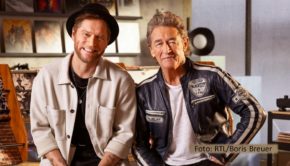 Noch in diesem Monat beginnen die Dreharbeiten zur elften Staffel der erfolgreichen Vox-Musikshow „Sing meinen Song“. Gastgeber Johannes Oerding begrüßt neben u.a. Tim Bendzko, Joy Denalane und Eko Fresh auch Deutschrock-Star Peter Maffay, der an einem Abend als Special Guest mitwirkt. (Foto: RTL/Boris Breuer)