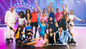 Bei RTLzwei sind ab heute die 80er zurück. In der neuen Show „Skate Fever – Stars auf Rollschuhen“ treten acht Teams mit jeweils zwei Prominenten um den Titel des besten Rollerskate-Paares gegeneinander an. Mit dabei sind u.a. Janine Pink, Andrej Mangold, Anna-Carina Woitschack und Ex-Fußballprofi Thorsten Legat. (Foto: RTLzwei/Marc Bremer)