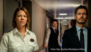 2023 zeigt Sky die neue Original-Serie „Unwanted“. Die Hauptrollen übernehmen dabei Jessica Schwarz und Marco Bocci. Am heutigen 30. November erschien der erste Teaser des achtteiligen Dramas, der bereits erste Details zur Serie verrät. (Foto: Sky Studios/Pantaleon Films)