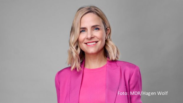 Eine Spezialausgabe des Magazins „MDR um 4“ läuft am 21. November im MDR Fernsehen und der ARD-Mediathek. Moderatorin Stephanie Müller-Spirra ist live vor Ort in Chemnitz, das von der Europäischen Union für 2025 zu einer von drei Kulturhauptstädten ernannt wurde. (Foto: MDR/Hagen Wolf)