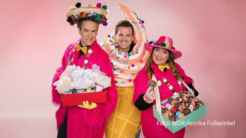 Die Öffentlich-Rechtlichen übertragen heute ganz viel Karneval. Im WDR Fernsehen begleiten Sven Lorig, Janine Kemmer und Aljoscha Höhn das närrische Treiben in Düsseldorf. Hinzu kommen tages- und abendfüllende Events in Köln, Mainz und anderswo.(Foto: WDR/Annika Fußwinkel)