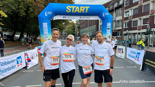 Beim 22. Volksbank-Münster-Marathon lief Sven Lorig gemeinsam mit Claudia Bebernick, Miriam Vogt und Jonathan Schmid in einem Staffelteam der José Carreras Leukämie-Stiftung für den guten Zweck. Unter den 1.600 Teilnehmerstaffeln landete das Quartett um den Moderator unter den ersten 500. (Foto: smalltalk)