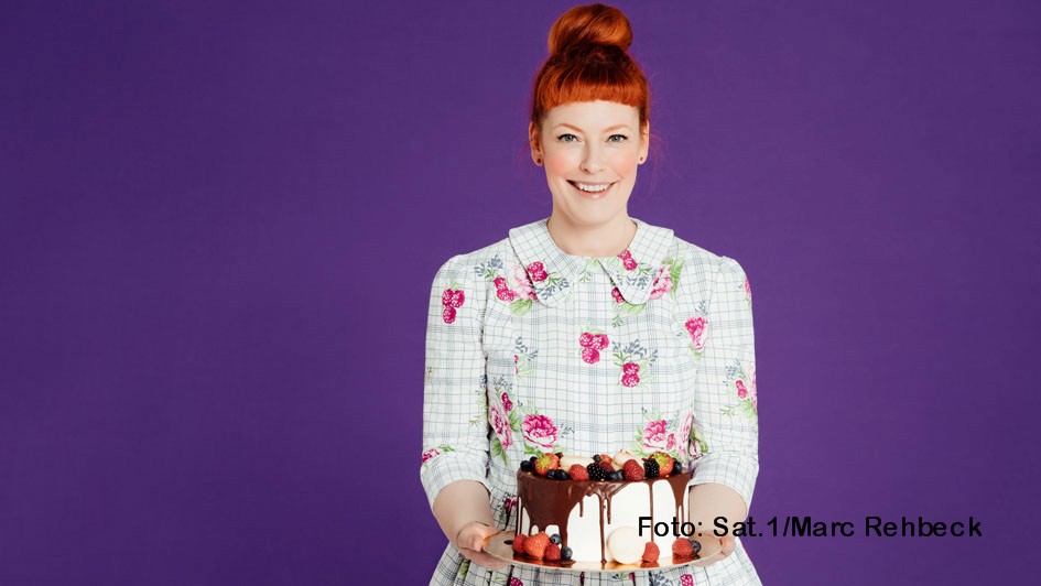 Für Moderatorin Enie van der Meiklokjes steht ein ereignisreicher Samstag an. Bei sixx startet die elfte Staffel ihrer Show „Sweet & Easy – Enie backt“. Zudem nimmt sie als Jurorin am Kuchenfestival im süddänischen Tondern teil. (Foto: Sat.1/Marc Rehbeck)