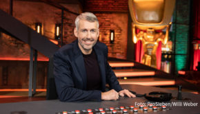 Kabarettist Sebastian Pufpaff ist der neue Moderator von „TV total“. Die Show feiert am heutigen 10. November ihr Comeback bei ProSieben und ist dort künftig jeden Mittwoch in der Primetime bei zu sehen. (Foto: ProSieben/Willi Weber)