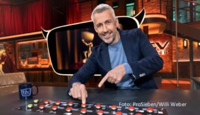 Die Sommerpause von „TV total“ bei ProSieben ist beendet. Ab dem 4. September kehren jeweils im Anschluss an die Show mit Sebastian Pufpaff auch zwei im ersten Halbjahr gestartete Comedy-Formate mit neuen Staffeln zurück: „Bratwurst & Baklava“ und „Die Quatsch Comedy Show“. (Foto: ProSieben/Willi Weber)