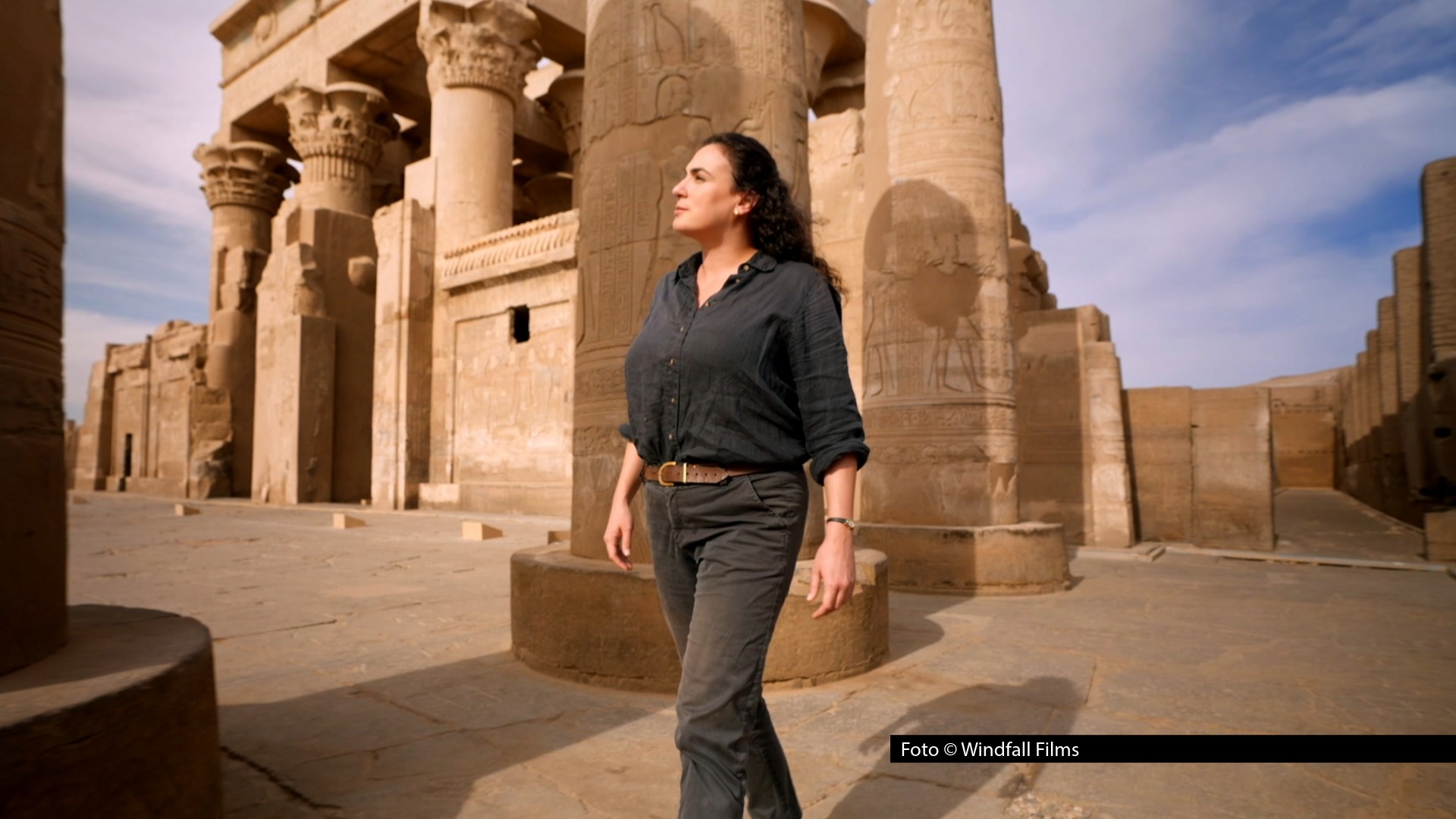 Am Sonntag, den 5. Oktober startet bei National Geographic die sechste Staffel von „Tal der Könige: Ägyptens verlorene Schätze“. In den neuen Folgen geht’s gemeinsam mit führenden Archäologinnen und Archäologen auf die Suche nach Artefakten, die spannende Einblicke über die einstige Hochkultur am Nil bringen sollen. Foto © Windfall Films