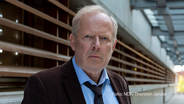 Seit 20 Jahren spielt Axel Milberg den Kieler Hauptkommissar Klaus Borowski in den vom NDR produzierten Folgen der „Tatort“-Reihe. Nun geht die Ära des eigenwilligen norddeutschen Ermittlers auf Wunsch des Schauspielers zu Ende. 2025 soll der letzte Borowski-Fall im Ersten laufen. (Foto: Thorsten Jander)