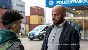 In der morgigen Ausgabe von „3nach9“ empfangen Judith Rakers und Giovanni di Lorenzo u.a. den dänischen Schauspieler und „Tatort“-Kommissar Dar Salim, die designierte Außenministerin Annalena Barbock sowie die Bestseller-Kochbuch-Autorin Güldene Altekrüger. (Foto: Radio Bremen/Michael Ihle)