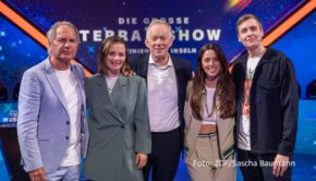 In einer neuen Ausgabe von „Die große Terra X-Show“ im ZDF tritt das Schauspieler-Duo Uwe Ochsenknecht und Jasna Fritzi Bauer gegen die Sängerin Vanessa Mai und den Kabarettisten Till Reiners an. Gastgeber am 10. April ist wieder Johannes B. Kerner. (Foto: ZDF/Sascha Baumann)