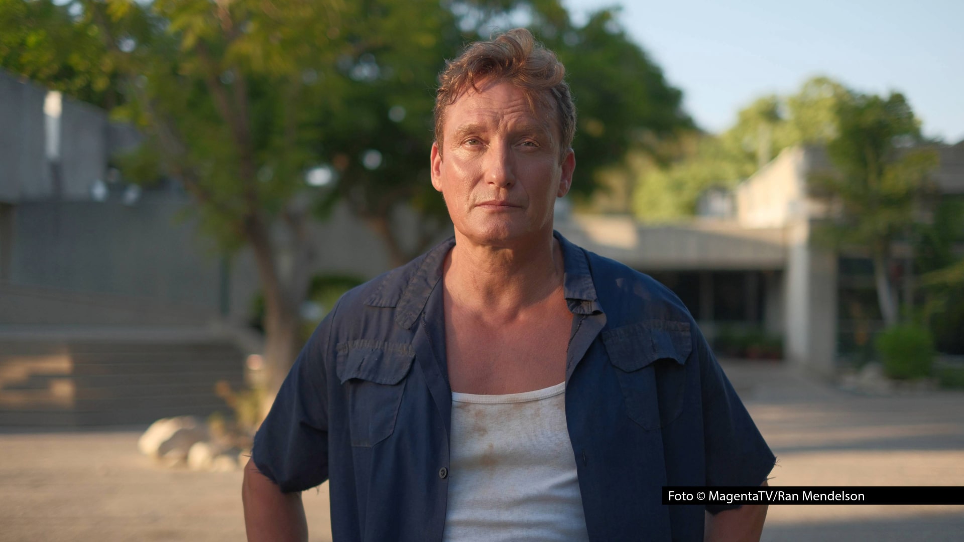Am 24. Juli feiert die Thrillerserie „The German“ exklusive Deutschlandpremiere bei MagentaTV+. In der Hauptrolle ist Oliver Masucci zu sehen: Er verkörpert Uri, einen Holocaust-Überlebenden, der Jahre später im Auftrag des Mossad für eine geheime Mission nach Deutschland zurückkehrt. Foto © MagentaTV/Ran Mendelson